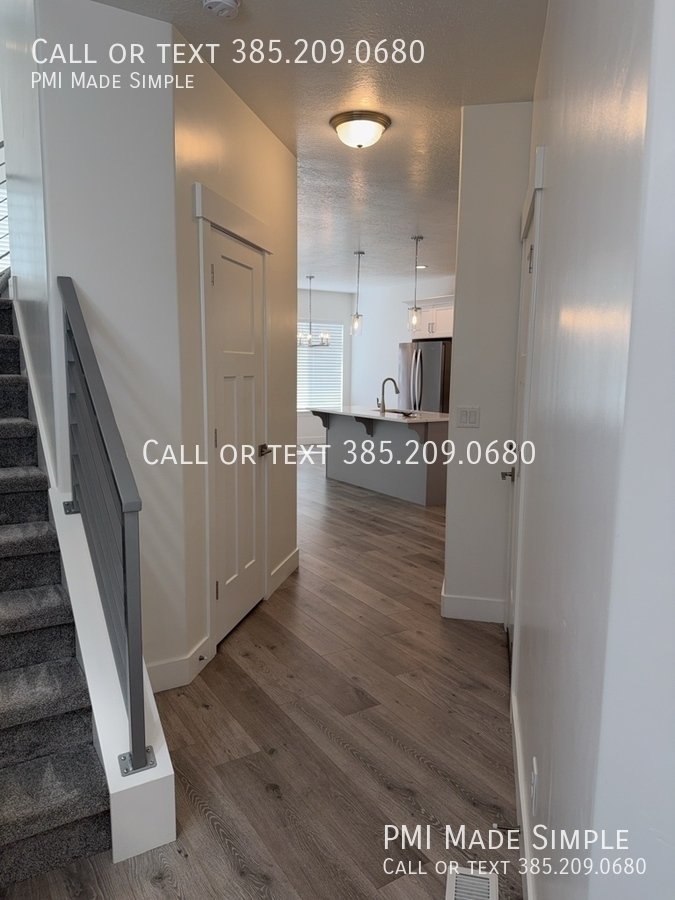 MOVE IN SPECIAL! $250 OFF FIRST MONTH RENT! Beautiful End-Unit Townhome Near Silicon Slopes property image