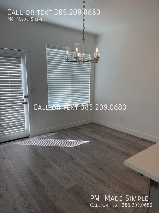 MOVE IN SPECIAL! $250 OFF FIRST MONTH RENT! Beautiful End-Unit Townhome Near Silicon Slopes property image