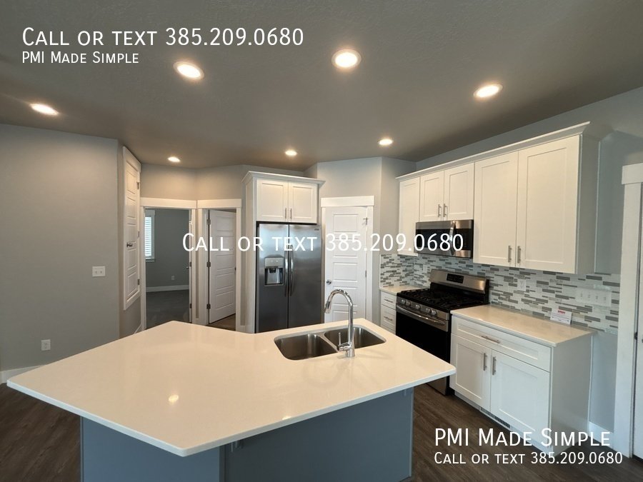 Incredible 3 BR Single Family Home! With Spooktacular Special! $400 off! property image