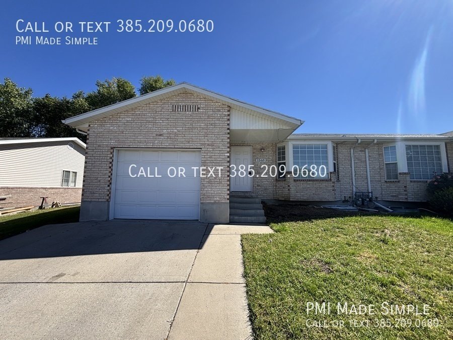 Christmas is on Us! Dog Friendly, Large Fenced Back Yard, Spacious Home property image