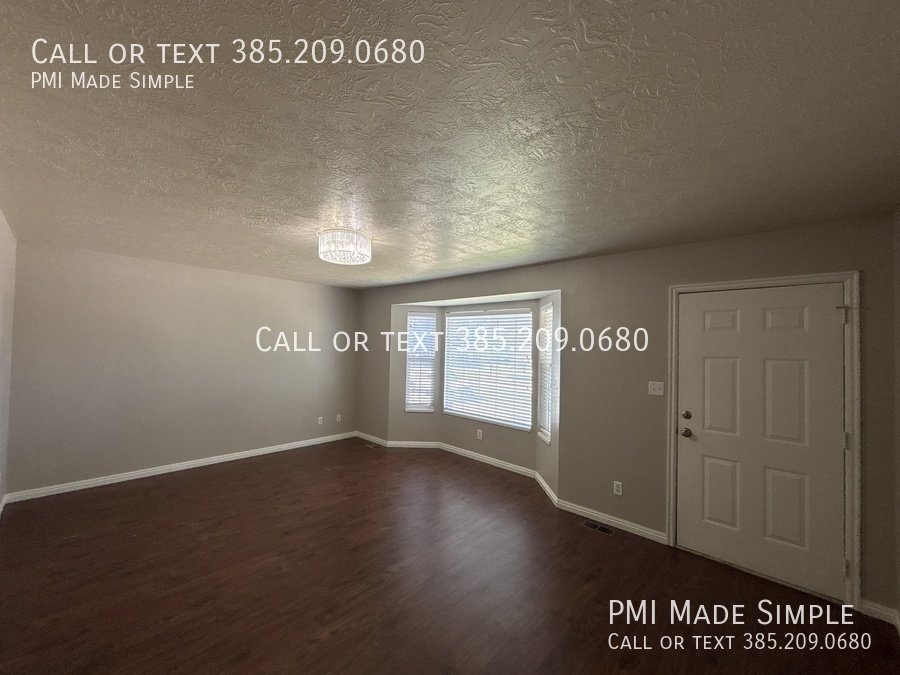 Christmas is on Us! Dog Friendly, Large Fenced Back Yard, Spacious Home property image