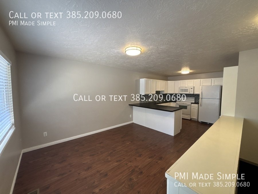 Christmas is on Us! Dog Friendly, Large Fenced Back Yard, Spacious Home property image