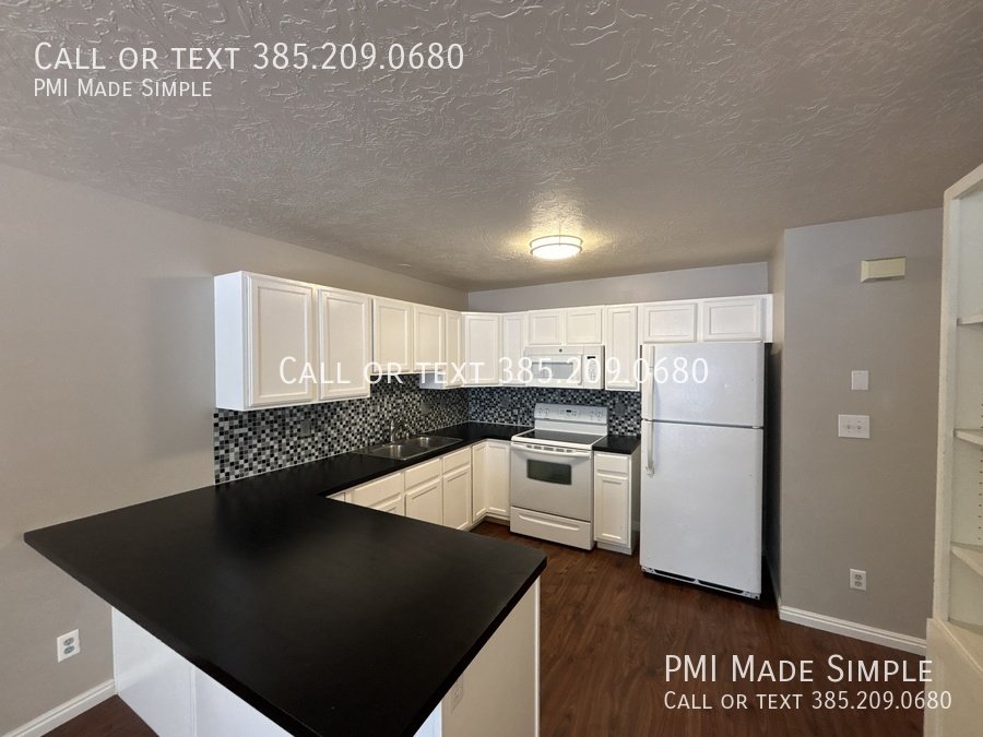 Christmas is on Us! Dog Friendly, Large Fenced Back Yard, Spacious Home property image