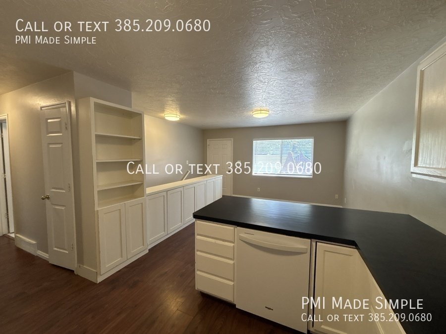 Christmas is on Us! Dog Friendly, Large Fenced Back Yard, Spacious Home property image