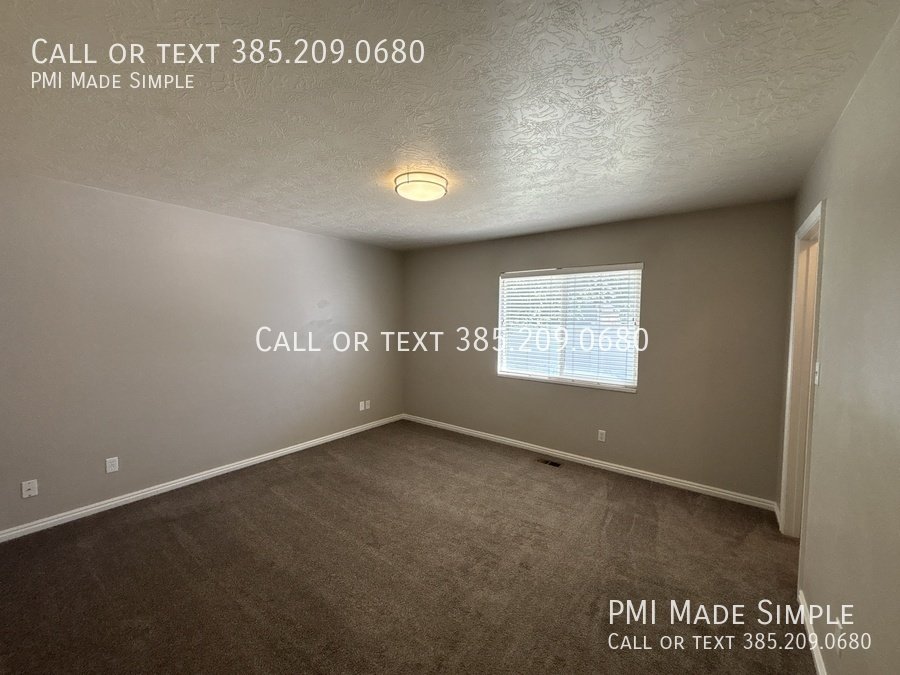 Christmas is on Us! Dog Friendly, Large Fenced Back Yard, Spacious Home property image