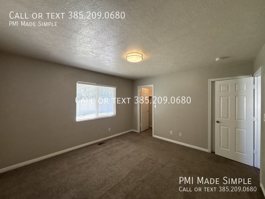 Christmas is on Us! Dog Friendly, Large Fenced Back Yard, Spacious Home property image