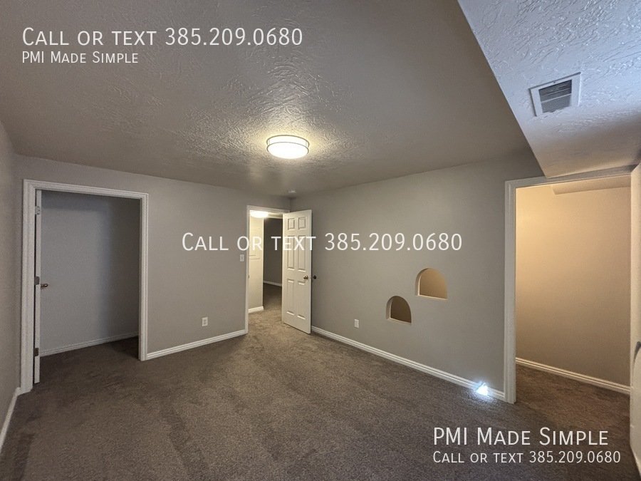 Christmas is on Us! Dog Friendly, Large Fenced Back Yard, Spacious Home property image