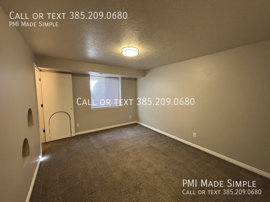 Christmas is on Us! Dog Friendly, Large Fenced Back Yard, Spacious Home property image