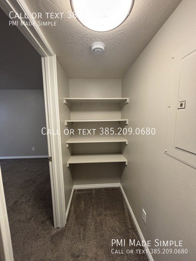 Christmas is on Us! Dog Friendly, Large Fenced Back Yard, Spacious Home property image