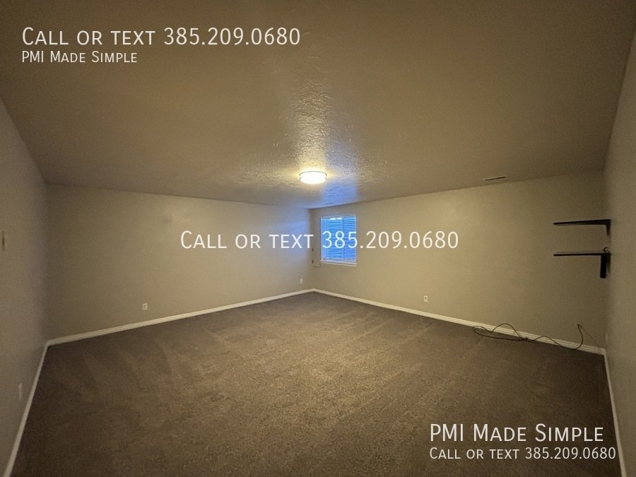 Christmas is on Us! Dog Friendly, Large Fenced Back Yard, Spacious Home property image