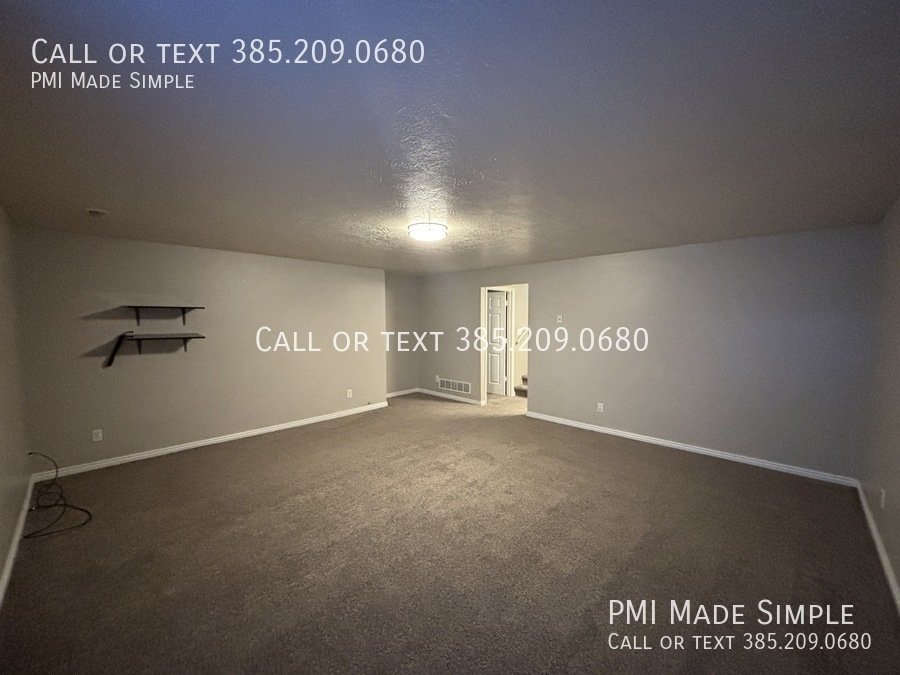 Christmas is on Us! Dog Friendly, Large Fenced Back Yard, Spacious Home property image