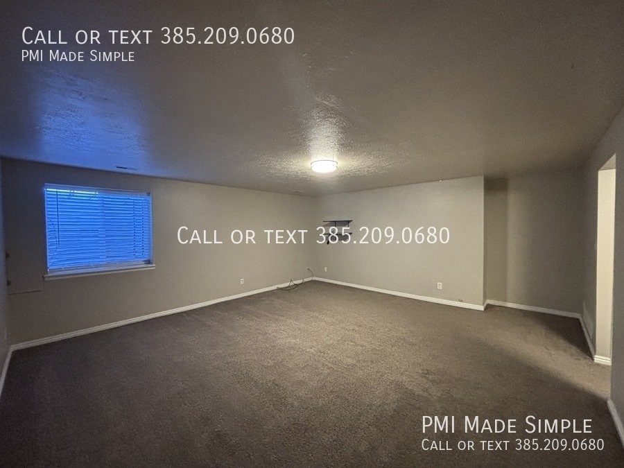 Christmas is on Us! Dog Friendly, Large Fenced Back Yard, Spacious Home property image