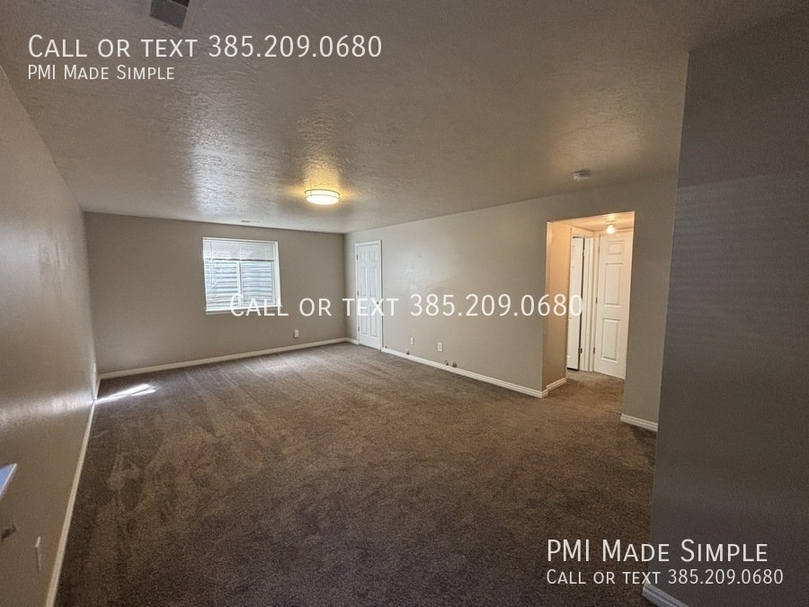 Christmas is on Us! Dog Friendly, Large Fenced Back Yard, Spacious Home property image