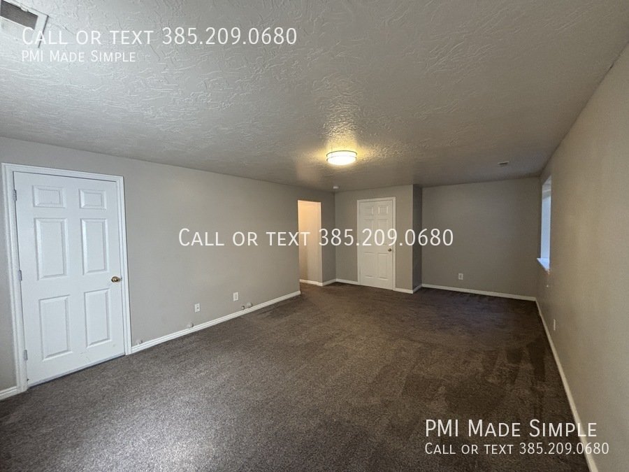 Christmas is on Us! Dog Friendly, Large Fenced Back Yard, Spacious Home property image