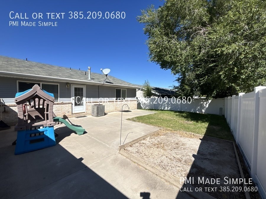 Christmas is on Us! Dog Friendly, Large Fenced Back Yard, Spacious Home property image