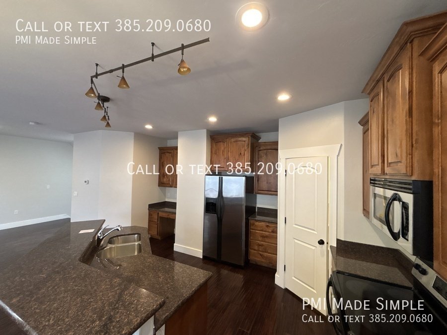 🎁 Buy Christmas with $500 off Rent! Bring your Dog and Enjoy Mountain Views! property image