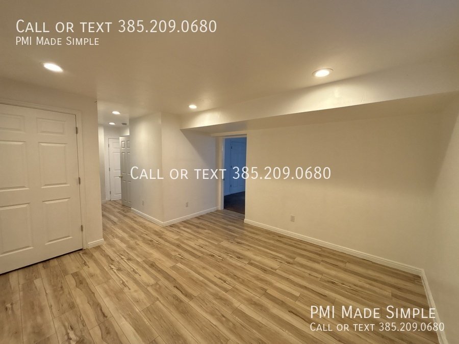 Spacious Single Family Home w/ Big Fenced Back Yard | Pet dog welcome! property image