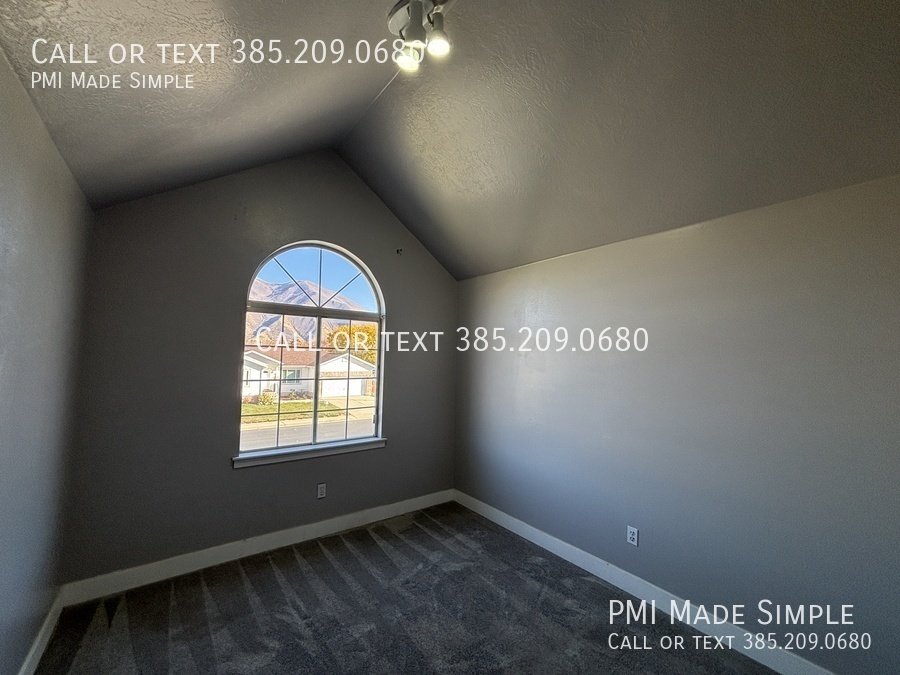 Spacious Single Family Home w/ Big Fenced Back Yard | Pet dog welcome! property image