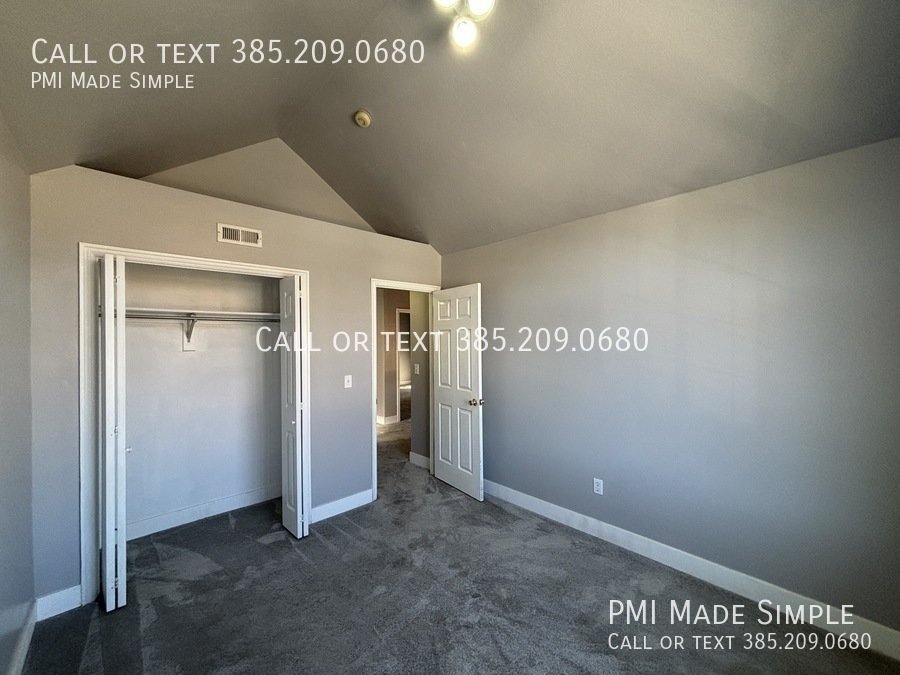 Spacious Single Family Home w/ Big Fenced Back Yard | Pet dog welcome! property image