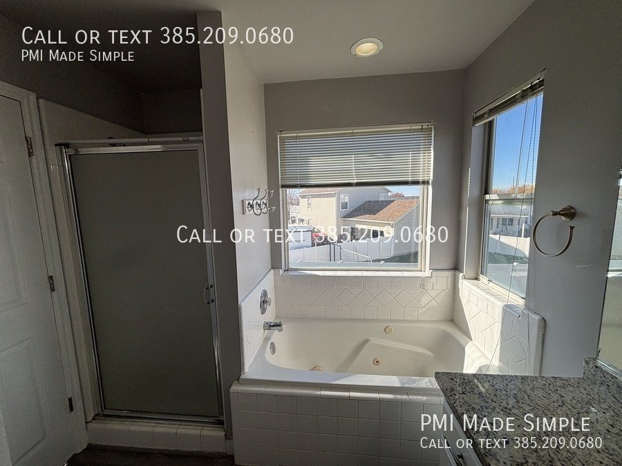 Spacious Single Family Home w/ Big Fenced Back Yard | Pet dog welcome! property image