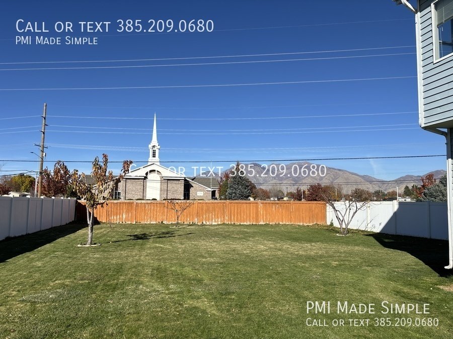 Spacious Single Family Home w/ Big Fenced Back Yard | Pet dog welcome! property image