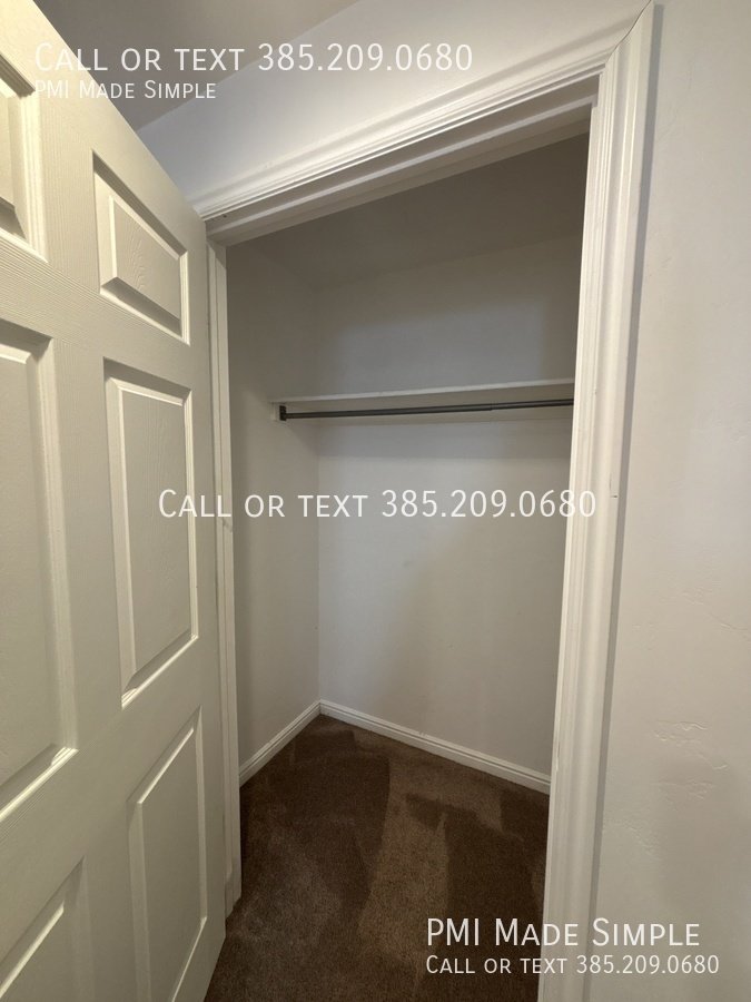 ☃️  $500 off First Month's Rent! Spacious Home w/ Big Fenced Back Yard | Pet dog welcome! property image