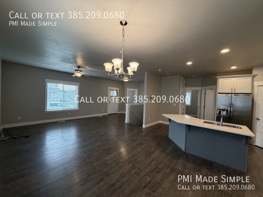 Incredible 3 BR Single Family Home! XMAS SPECIAL $$!! property image