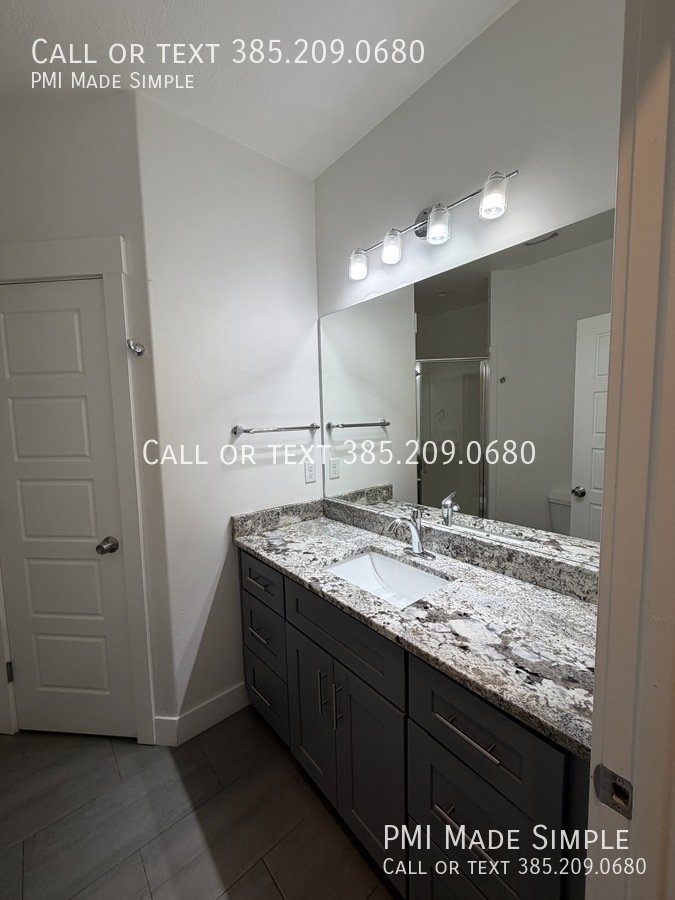 Incredible 3 BR Single Family Home! XMAS SPECIAL $$!! property image