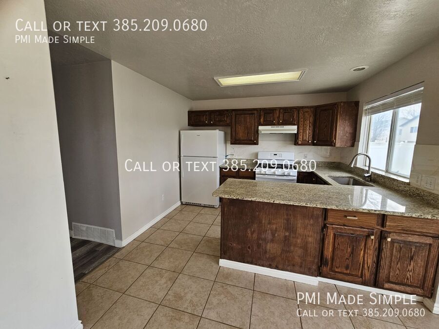 ☃️  $500 off First Month's Rent! Spacious Home w/ Big Fenced Back Yard | Pet dog welcome! property image