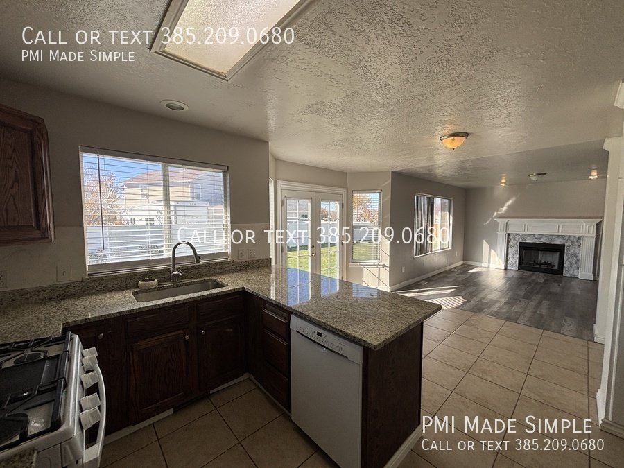 Spacious Home w/ Big Fenced Back Yard | Pet dog welcome! ⭐  $500 off First Month's Rent! ⭐ property image