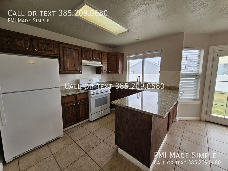 Spacious Home w/ Big Fenced Back Yard | Pet dog welcome! ⭐  $500 off First Month's Rent! ⭐ property image