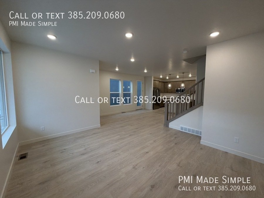 GORGEOUS Home in Highland!  MOVE IN SPECIAL$$$! property image