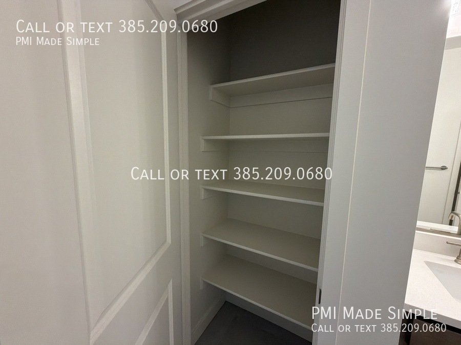 GORGEOUS Home in Highland!  MOVE IN SPECIAL$$$! property image