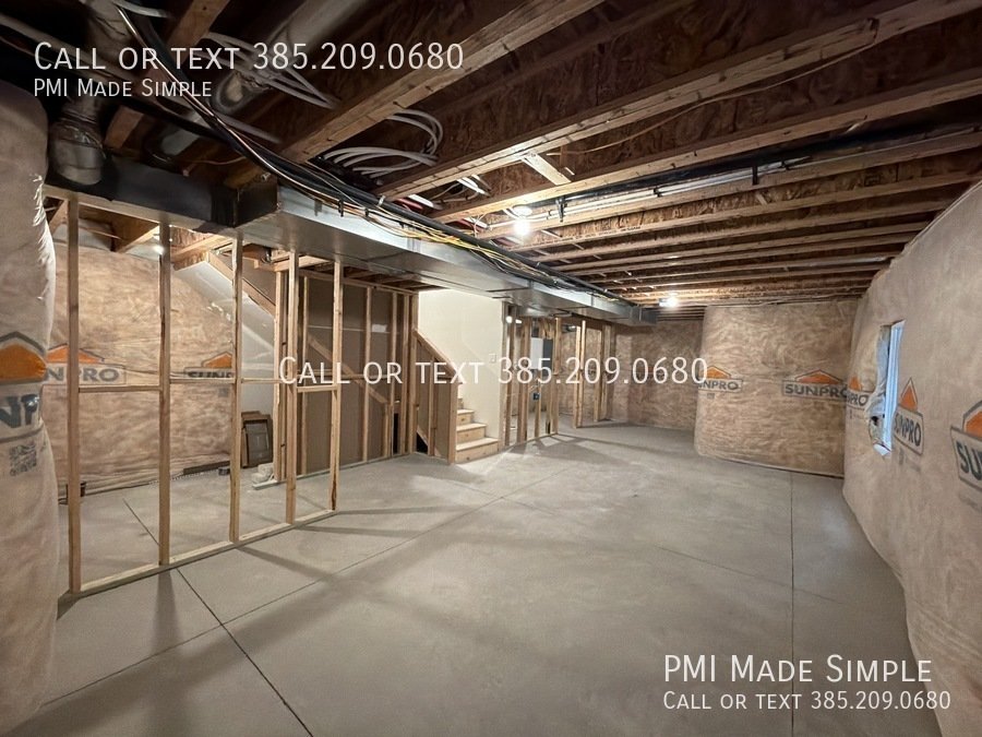 GORGEOUS Home in Highland!  MOVE IN SPECIAL$$$! property image