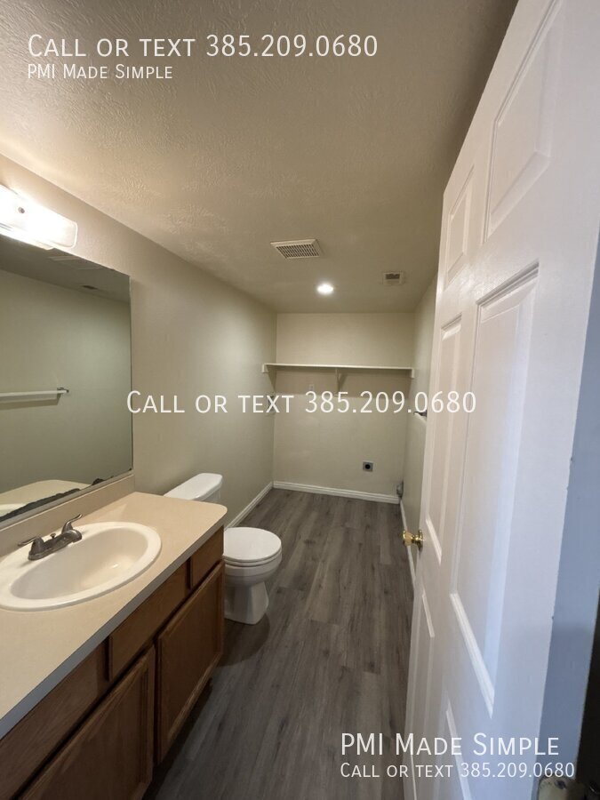 Spacious 3-Bedroom Townhome with Fenced Yard property image