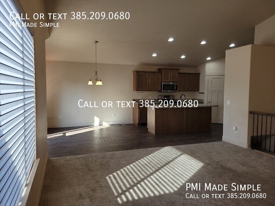 Spacious 6-Bedroom Family Home in Vineyard! COMING SOON! property image