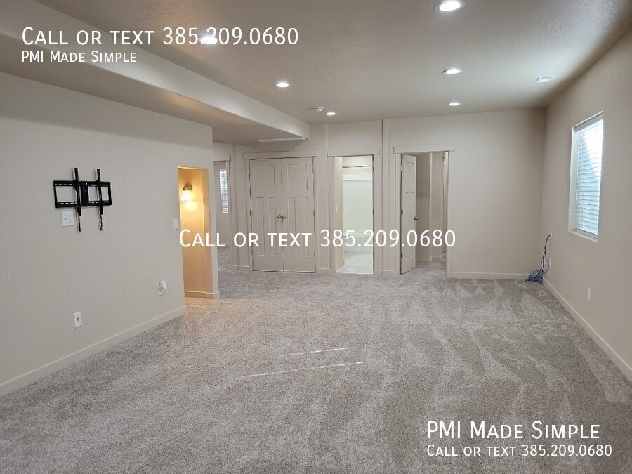 Spacious 6-Bedroom Family Home in Vineyard! COMING SOON! property image