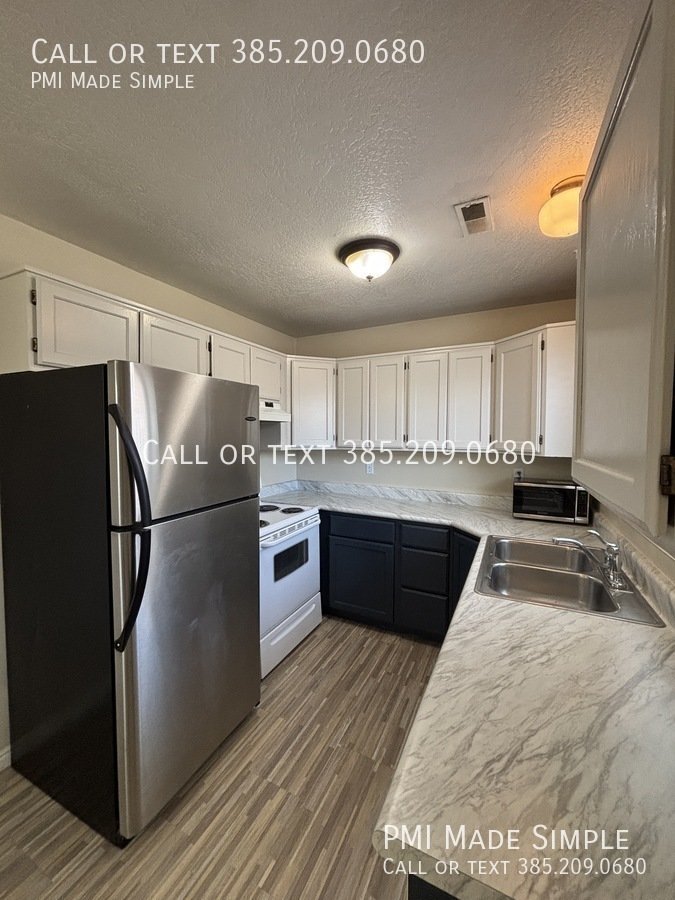 3-beds with a big grassy yard! Dog Friendly! property image