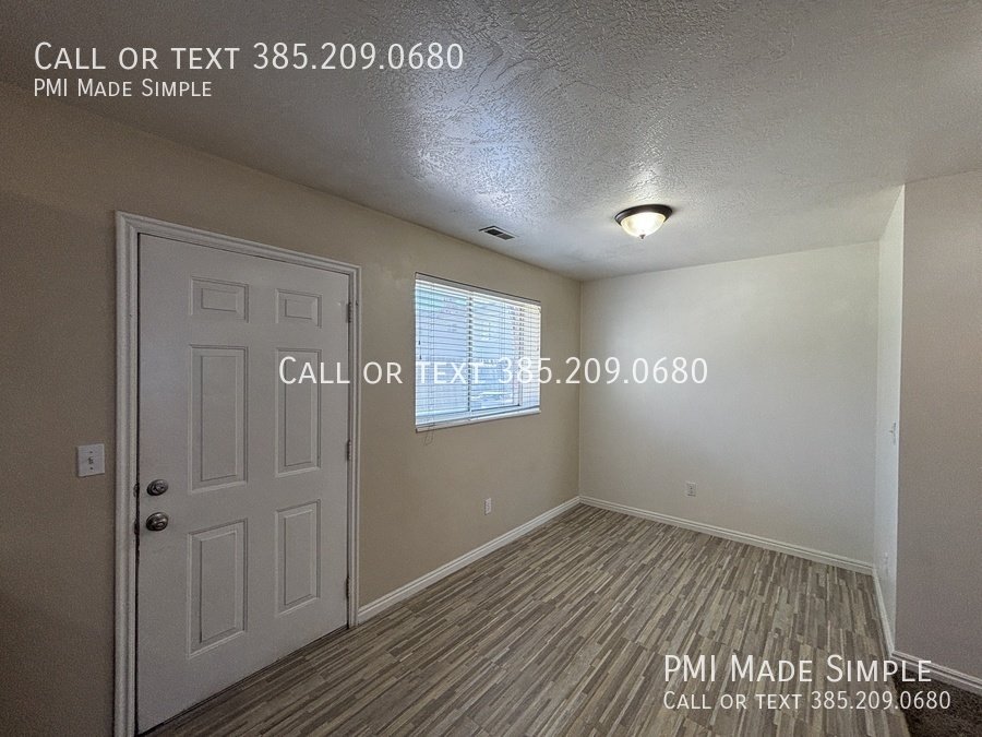 3-beds with a big grassy yard! Dog Friendly! property image