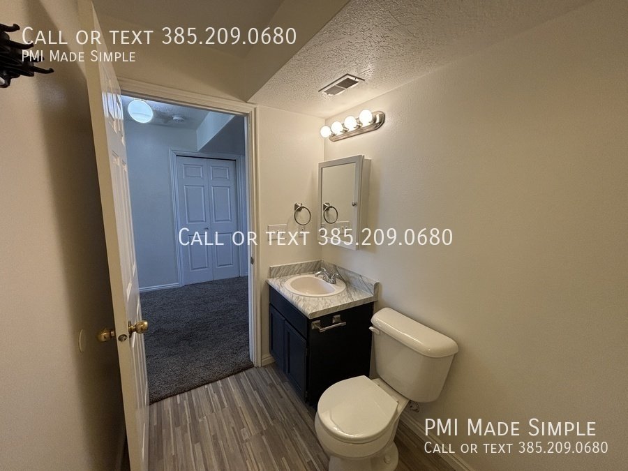 3-beds with a big grassy yard! Dog Friendly! property image