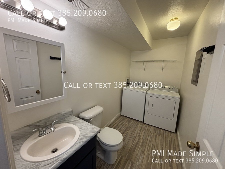 3-beds with a big grassy yard! Dog Friendly! property image