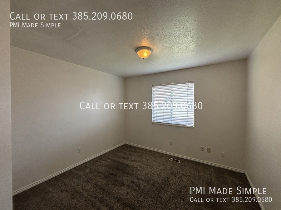 3-beds with a big grassy yard! Dog Friendly! property image