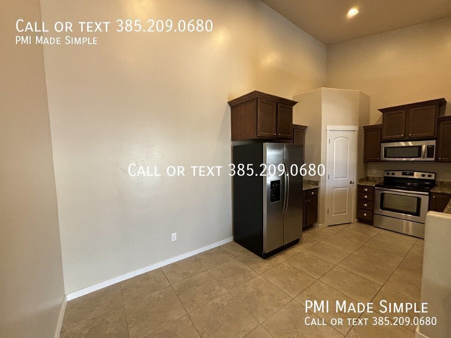 COMING SOON! Stylish 3-Bed Condo in Saratoga Springs with 2 Car Garage property image