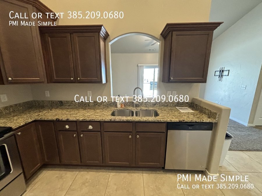 COMING SOON! Stylish 3-Bed Condo in Saratoga Springs with 2 Car Garage property image