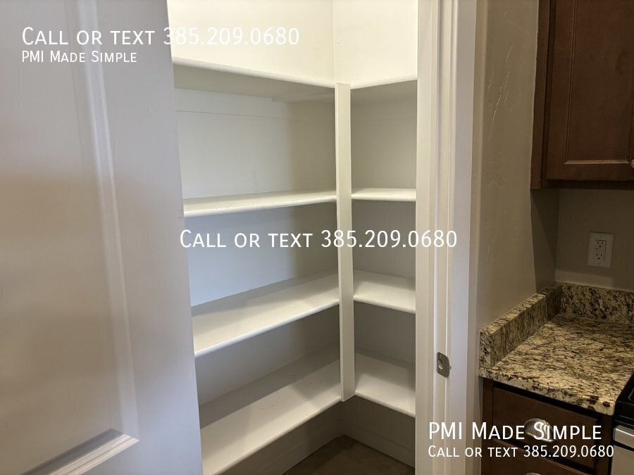 Stylish 3-Bed Condo in Saratoga Springs with 2 Car Garage property image