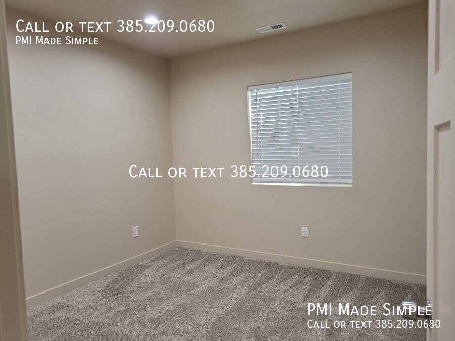 Spacious 6-Bedroom Family Home in Vineyard! property image