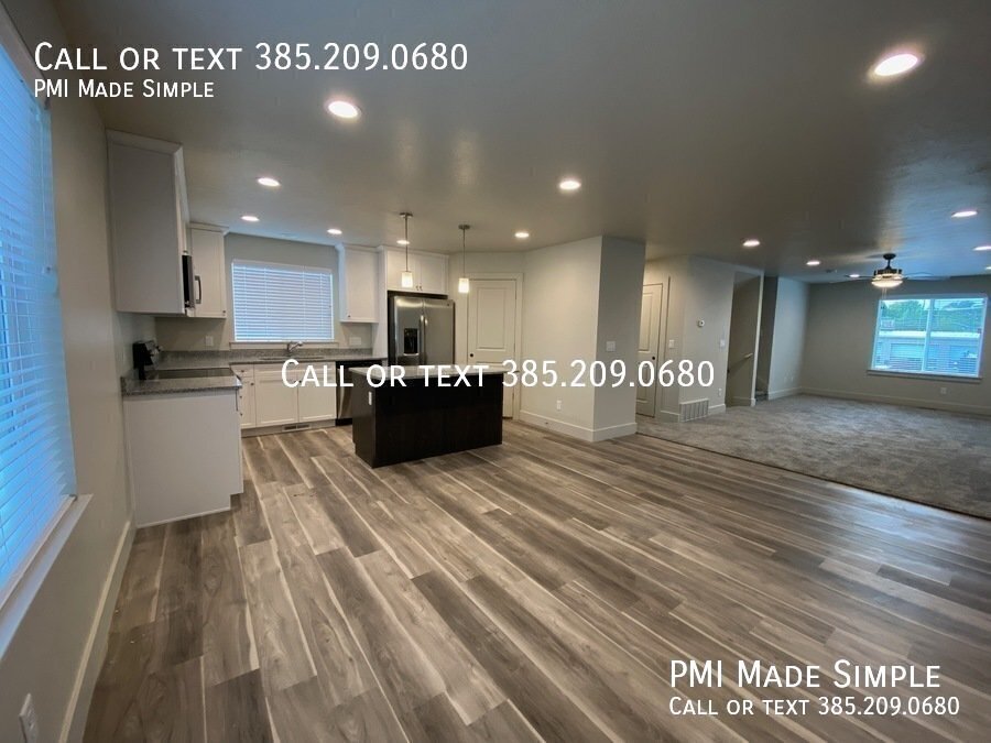 Beautiful 3BR Townhome near the Mountains COMING SOON! property image