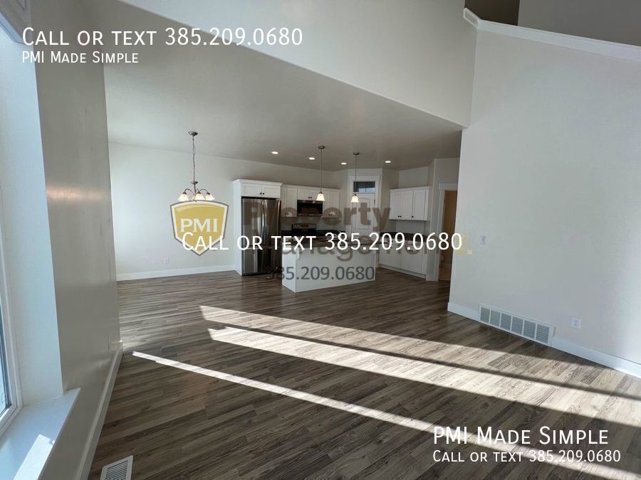 GORGEOUS & SPACIOUS Vineyard Townhome COMING SOON! property image