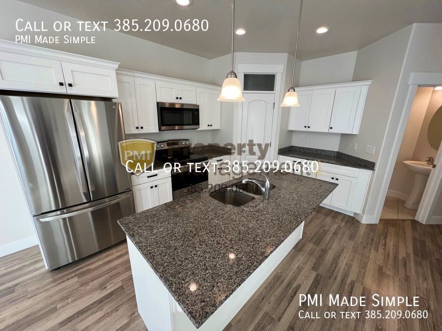 GORGEOUS & SPACIOUS Vineyard Townhome COMING SOON! property image