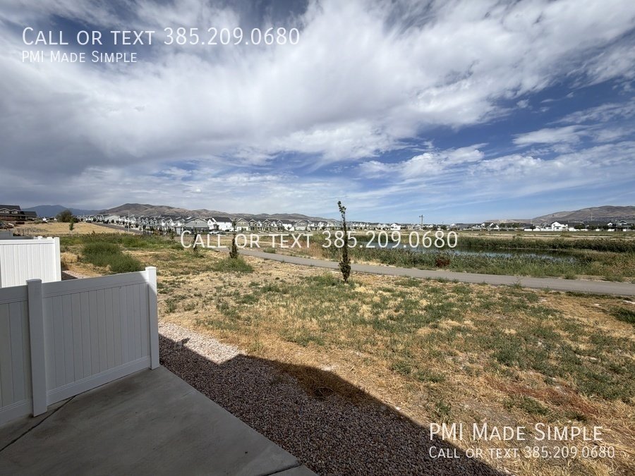 Captivating Barley Bend Townhome! READY TO VIEW! property image